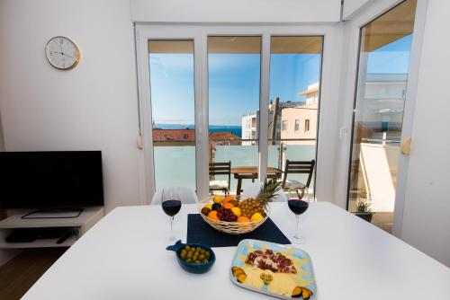 Blue Laguna with Seaview