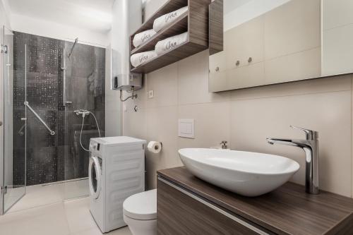 Ένα μπάνιο στο Luxury Apartment Joo & Joo