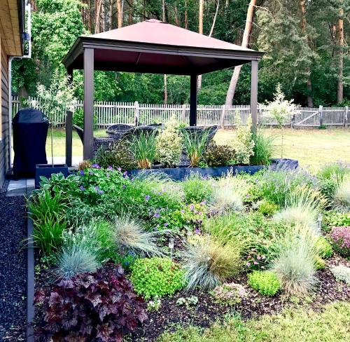 Jardín al aire libre en Ferienhaus am Dachsberg