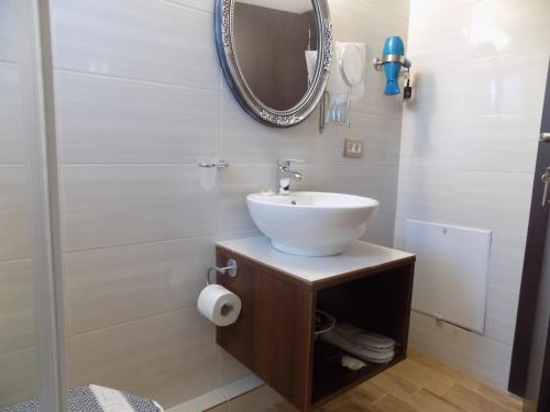 Gallery image of Souvlakis Pool Suites (S.P.S) in Chania Town