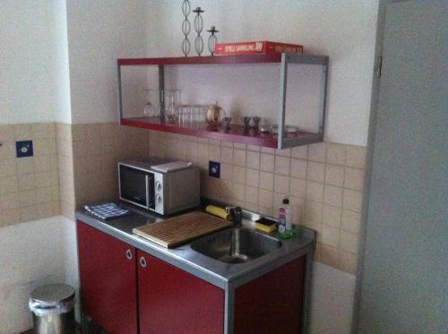 Gästezimmer Am Spielbergtorにあるキッチンまたは簡易キッチン