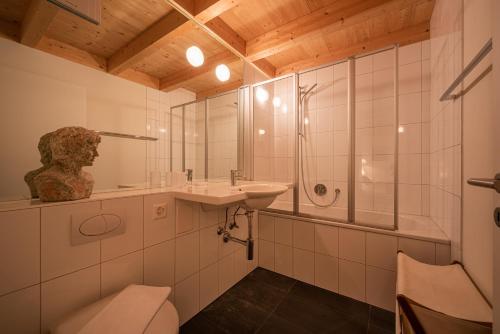 Bathroom sa Chalet Roossi 2