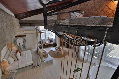 YOLO Bangkok Boutique Hotelにあるシーティングエリア