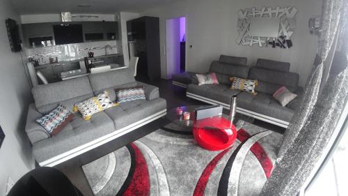 Photo de la galerie de l'établissement Bel appartement T2 près du lac avc un parking privé, à Bordeaux