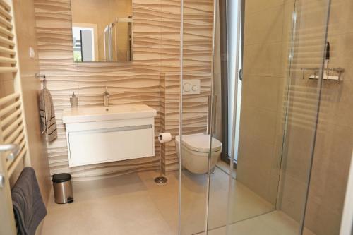 Kylpyhuone majoituspaikassa Seaside villa at Prizba