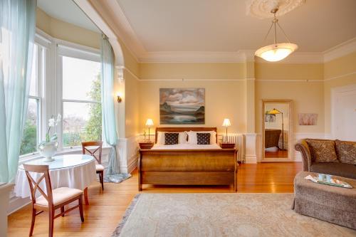 Χώρος καθιστικού στο Fairholme Manor Inn