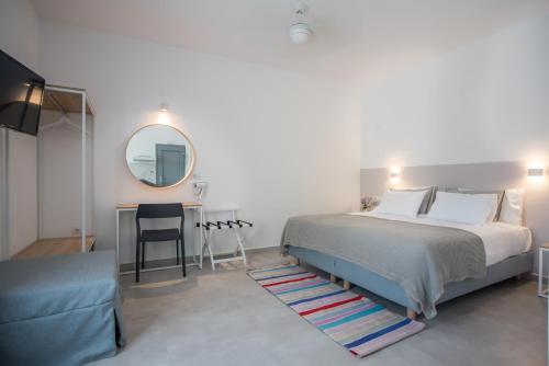 Nautilus Apartments-Suites photo 2