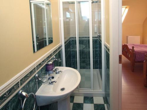 Ванная комната в Tralee Bay Holiday Village