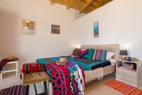 Posteľ alebo postele v izbe v ubytovaní David's Villas - Private Pool & Scenic Surroundings