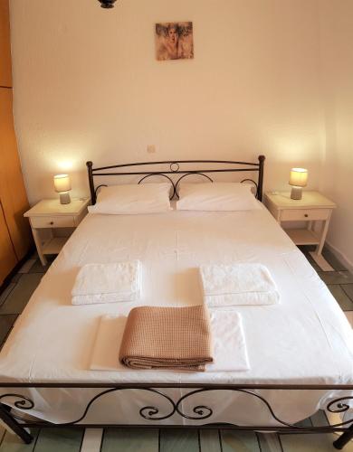 Gallery image of Marcello Country Houses in Parikia
