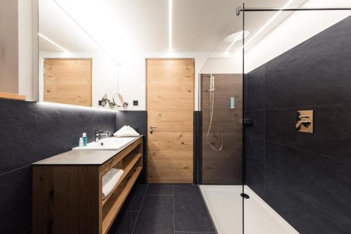 Bilik mandi di Weingut Moser Apartments