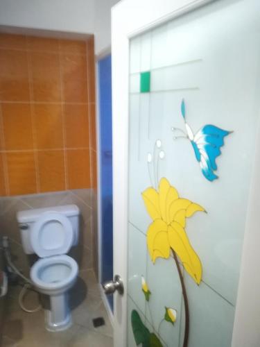 Vonios kambarys apgyvendinimo įstaigoje Jomtien Beach Condominium