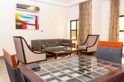 Posezení v ubytování Hawthorn Suites by Wyndham Abuja
