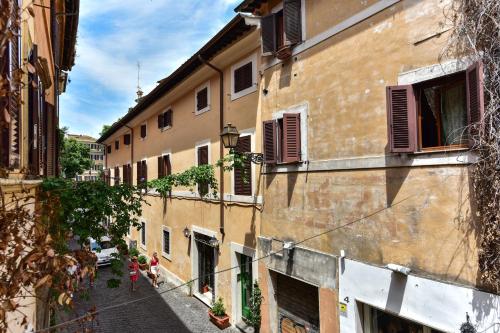 Trastevere Queen