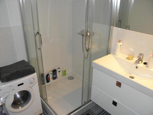 Bilik mandi di Apartament z Ogródkiem
