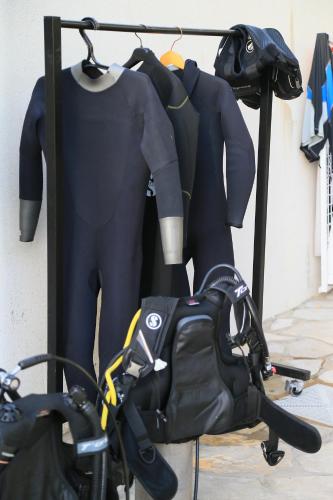 a couple of mannequins and a bag on a rack at Cimer SafraMarine Beach Resort in Safra