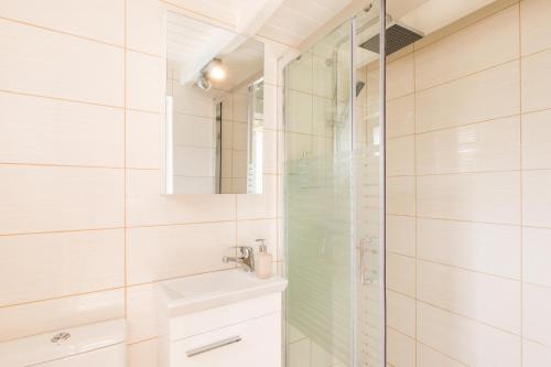 Koupelna v ubytování MarGreCo in Garitsa