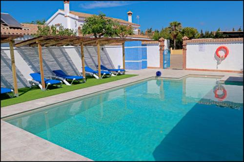 Πισίνα στο ή κοντά στο Bungalow La Roa IV