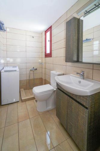 Bilik mandi di ANEFANTI VILLAS