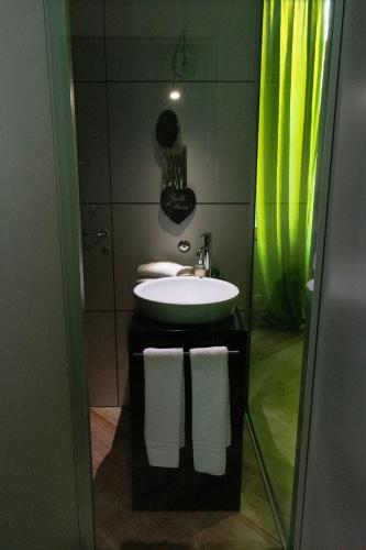 Flora Inn, Flora I - Nel cuore di Bergamo Altaにあるバスルーム