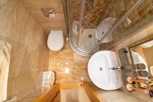 Et badeværelse på Netoli Jūros