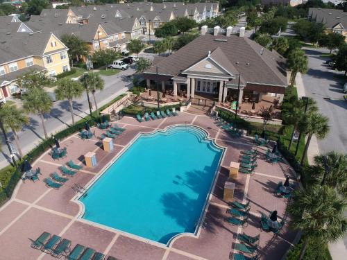 an overhead view of a swimming pool at a resort at Kissimmee 3bed Villa Near Disney in Kissimmee