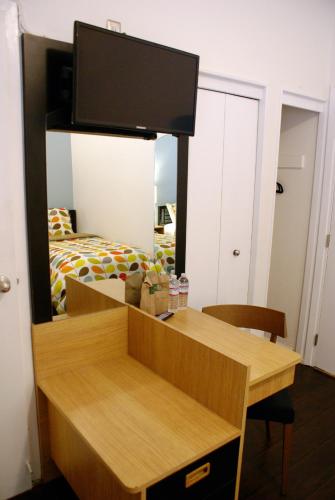 Touchstone Hotel - City Center Image