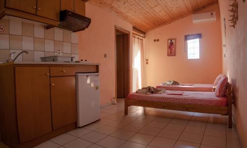 Katil atau katil-katil dalam bilik di Hotel Karagiannis