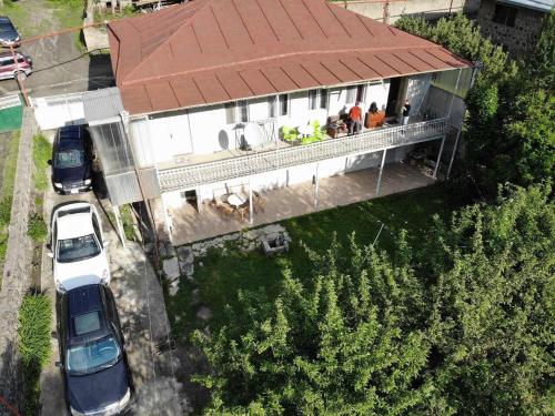 Фотография из галереи Guest House Demma в городе Степанцминда