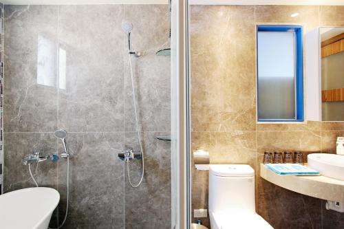 Un baño de White Mediterranean