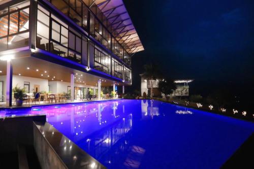 Chuồn Chuồn Resort Nghia Lo - Free Sauna & Onsenの敷地内または近くにあるプール