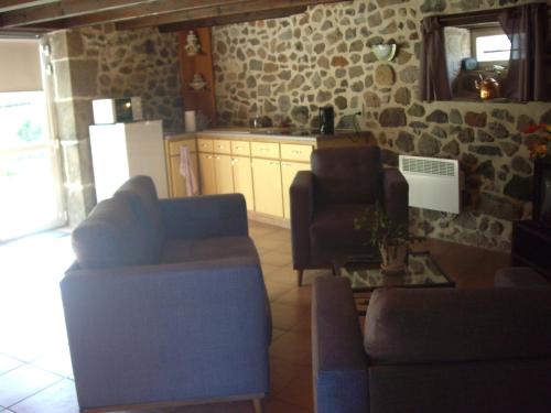 Η κουζίνα ή μικρή κουζίνα στο ferme de Lamourio