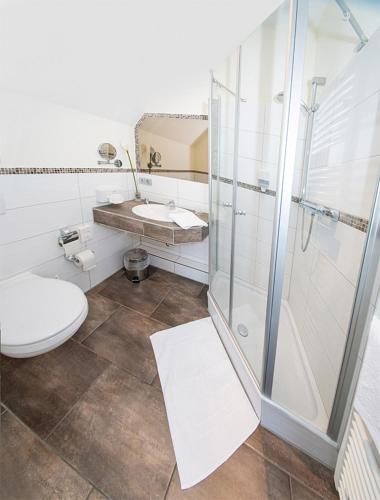 Bilik mandi di Gästehaus fliegendes Perlhuhn Borgfeld
