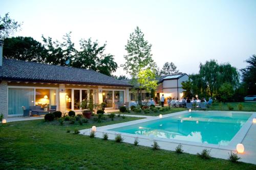 Bazén v ubytovaní A Casa Di Delia B&B Charming House alebo v jeho blízkosti