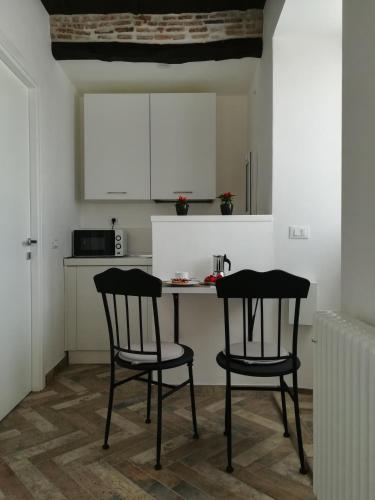 Η κουζίνα ή μικρή κουζίνα στο Holiday Homes - mini spa - Nemi (Roma)