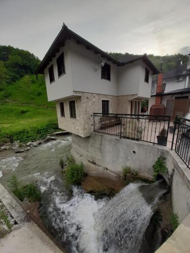 Un paisaje natural cerca de la villa