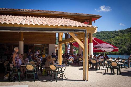 Les Chalets de Condrieu – Photos 3