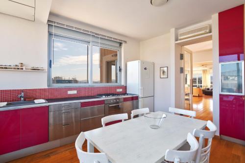 Impressive Apartment with Amazing Views - MK1