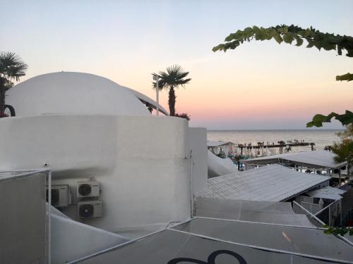 a view of the beach from the balcony of a building at квартира в Аркадии in Odesa