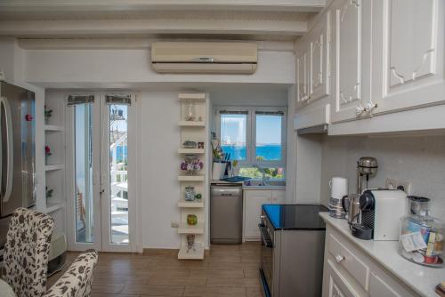 Dapur atau dapur kecil di Beautiful Apartment With Amazing View, In Mykonos Old Town