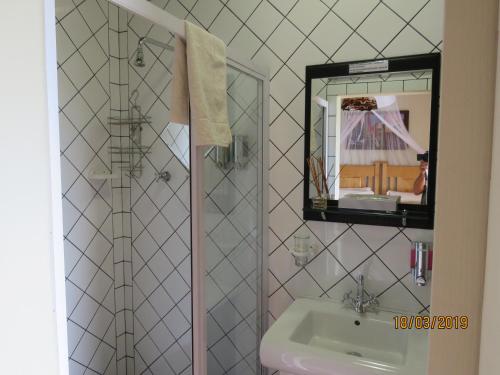 Kylpyhuone majoituspaikassa Karoo-Rust