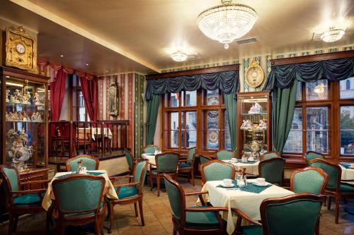 Un restaurant sau alt loc unde se poate mânca la Grand Hotel Praha