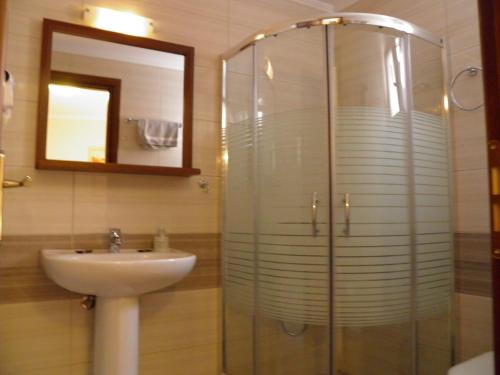 Ett badrum på Alea Resort