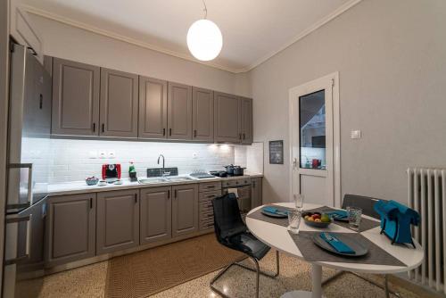 City Pulse Tsimiski Apartment