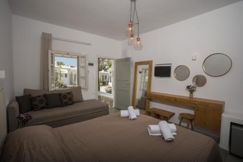 Gallery image of Agia Anna Beachfront Boutique in Paraga