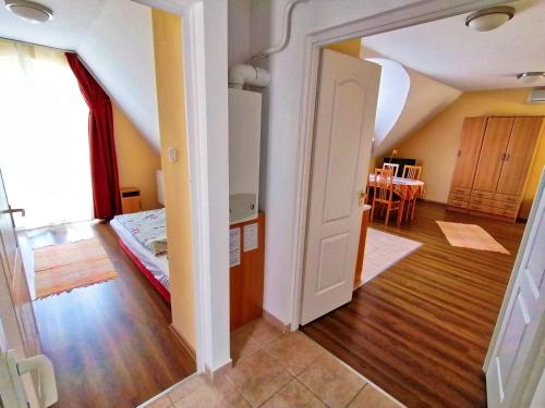 Katil atau katil-katil dalam bilik di Villa AIDA Apartman