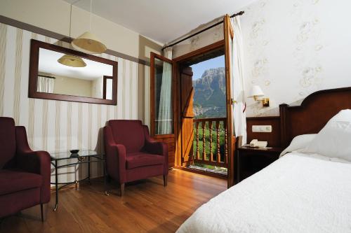 Gallery image of Hotel Abetos in Torla-Ordesa