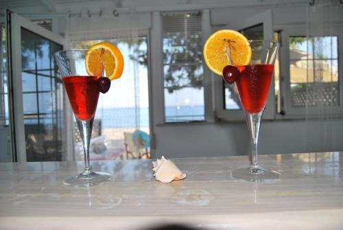 Minuman di Hatzidakis Beach Retreat