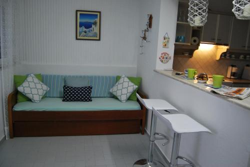 Ruang duduk di Hatzidakis Beach Retreat