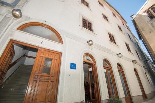 Exteriér alebo vchod do ubytovania Rooms Nekic 1